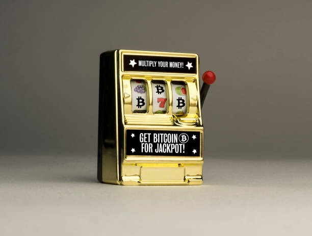 Mobile app prize table display with color-coded payouts